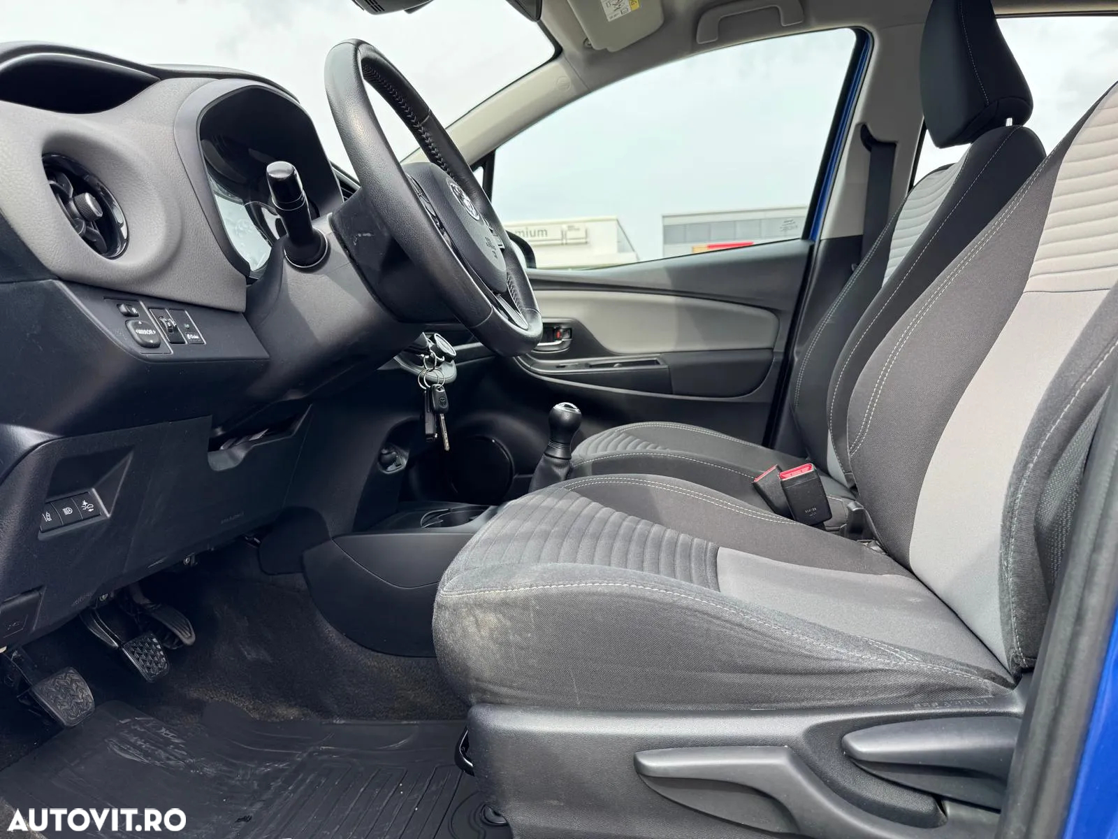 Toyota Yaris 1.0 L Eco - 16