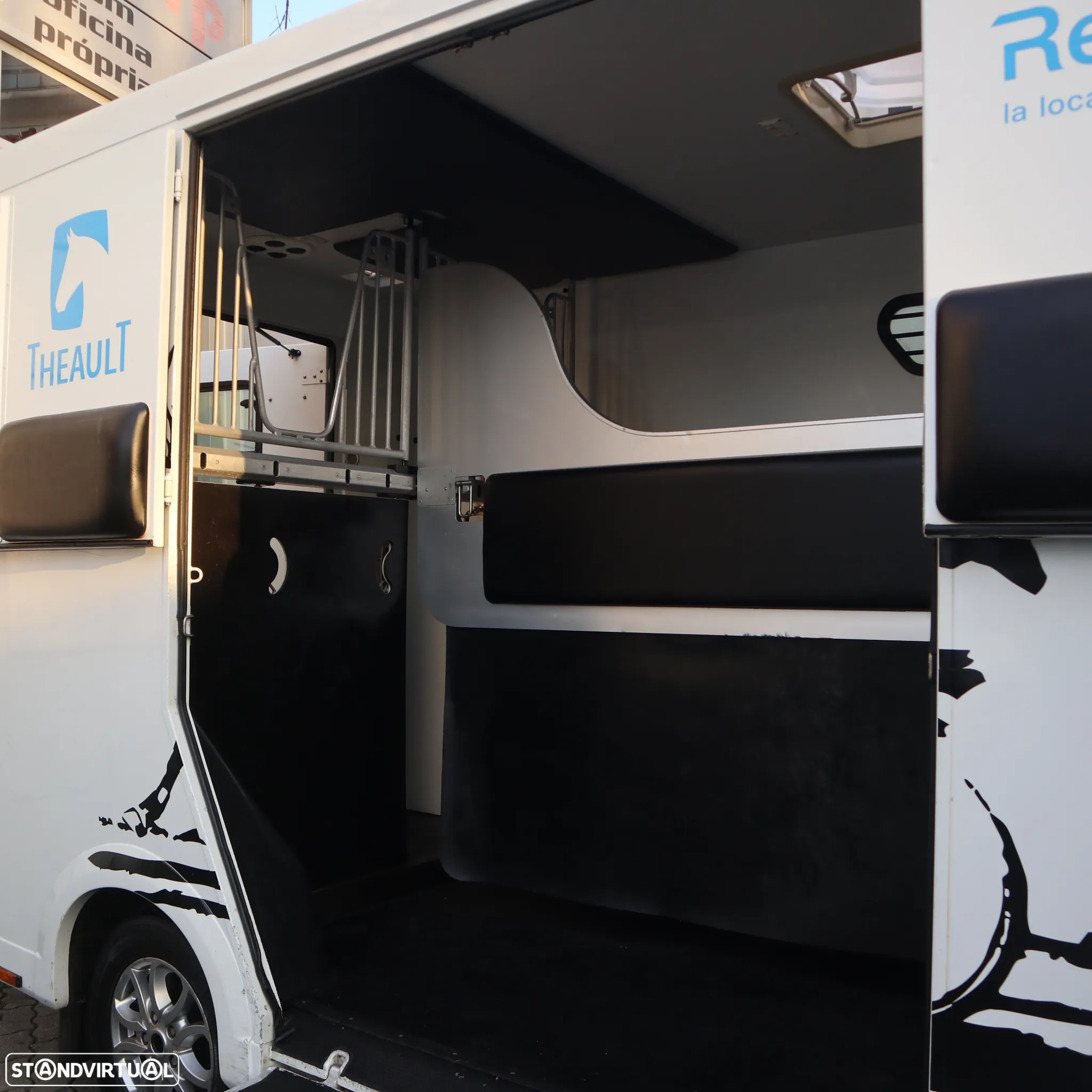 Renault Master 2.3 dCi 170cv Transporte Cavalos - 4