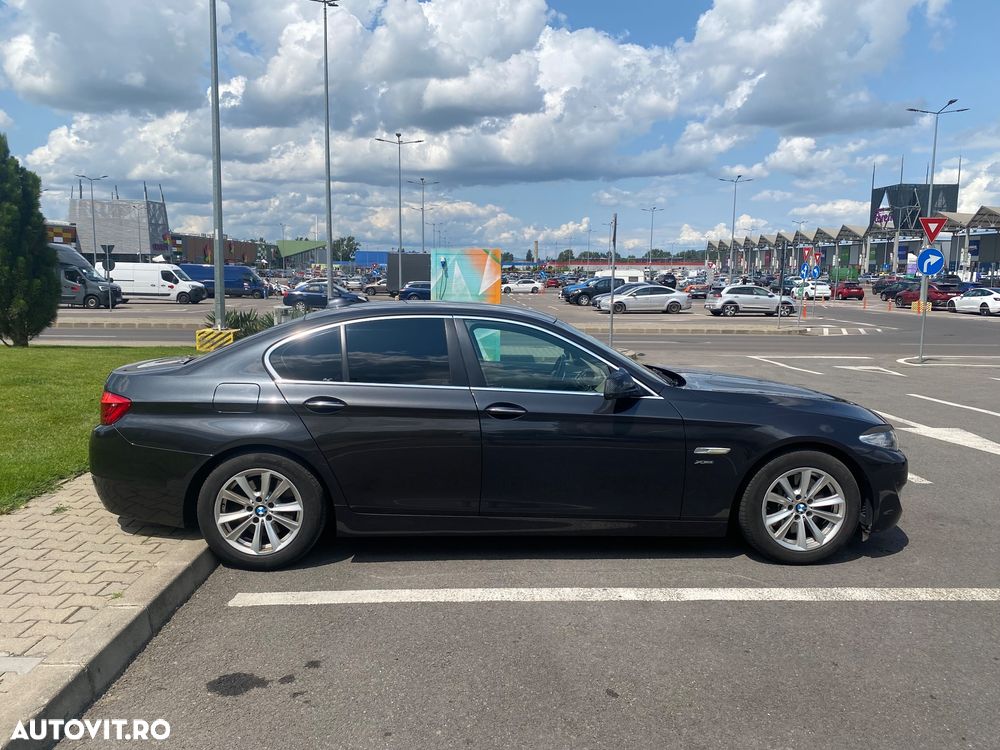 BMW Seria 5 528i xDrive - 11