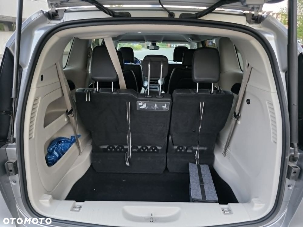 Chrysler Pacifica - 12