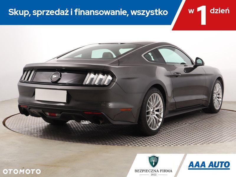 Ford Mustang - 7