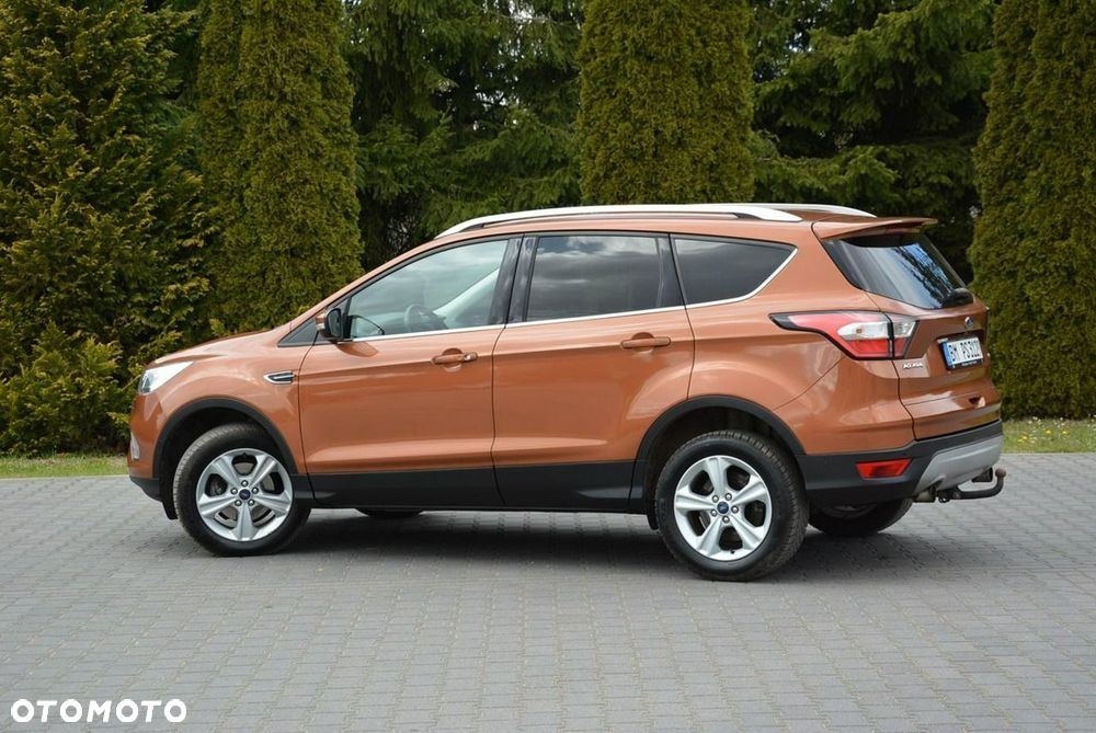 Ford Kuga 1.5 EcoBoost 2x4 Titanium - 4