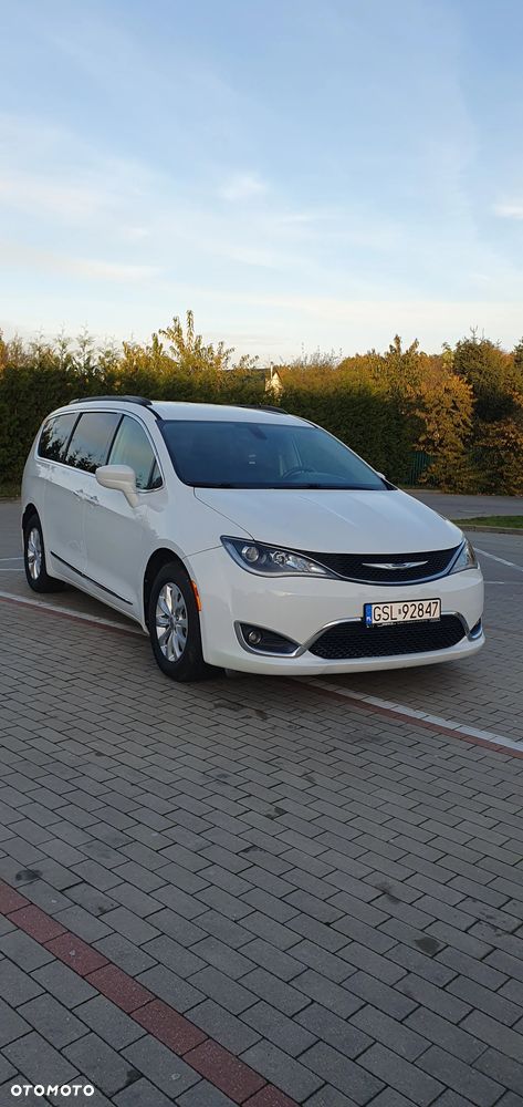 Chrysler Pacifica - 6