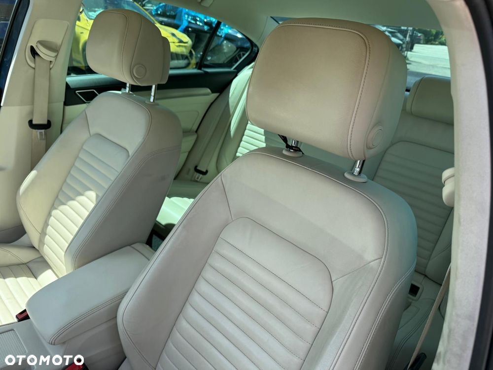 Volkswagen Passat 2.0 TDI Bi-Turbo BMT 4Mot Highline DSG - 27