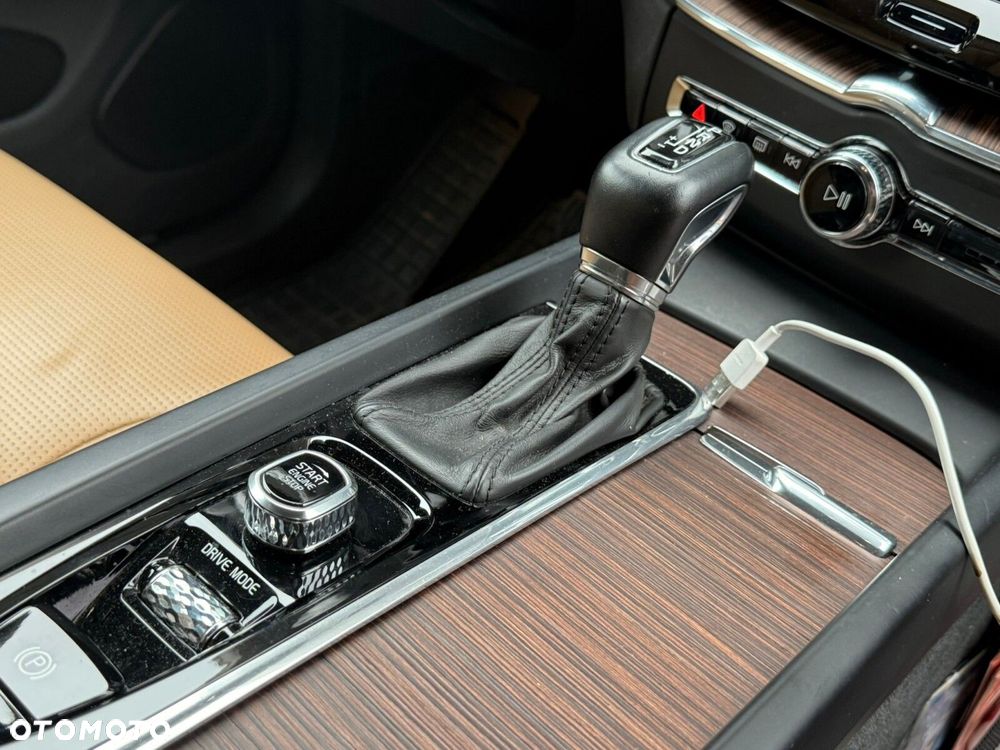 Volvo XC 60 T5 AWD Inscription - 25