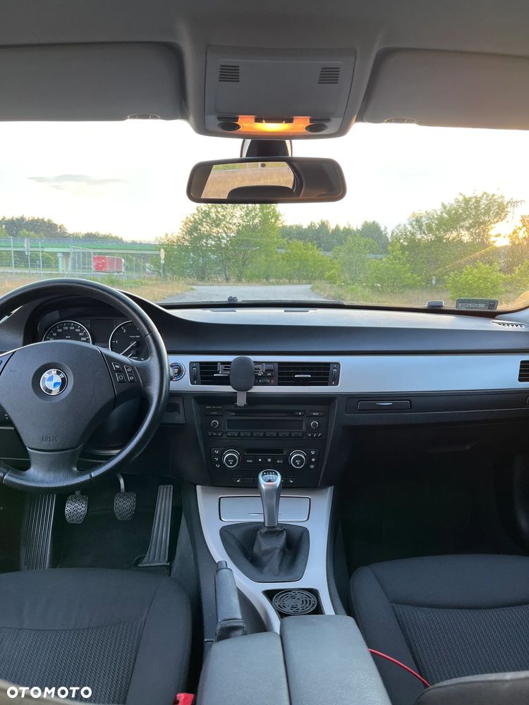 BMW Seria 3 318d - 13
