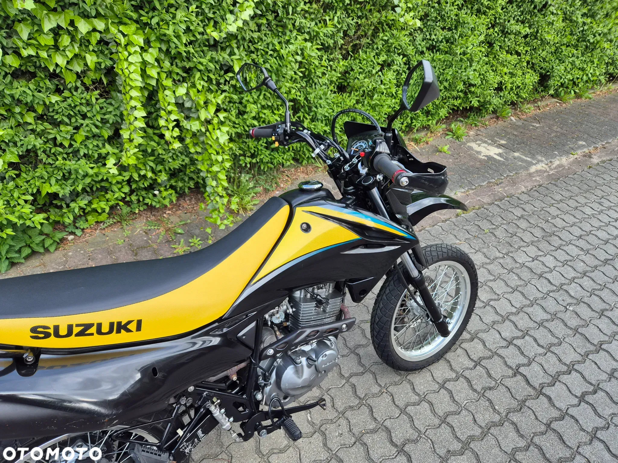 Suzuki DR - 8