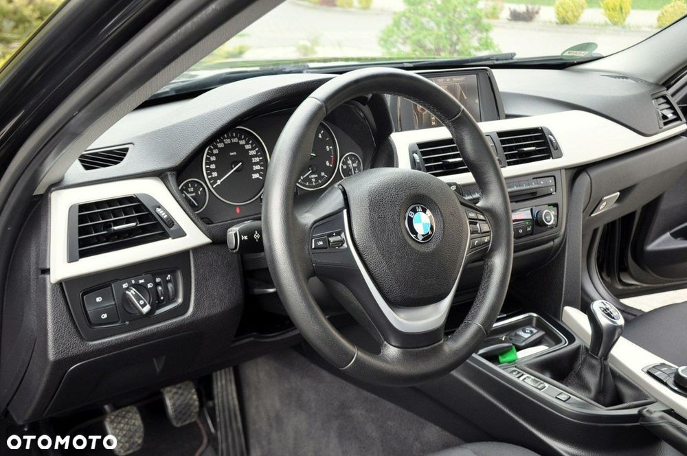 BMW Seria 3 - 21