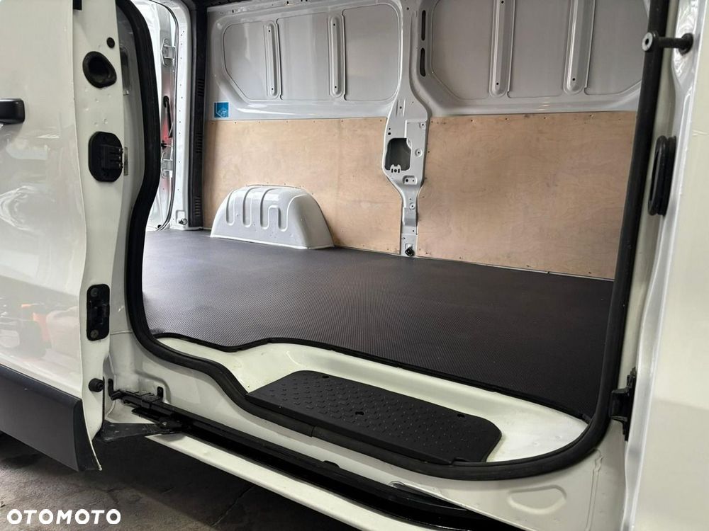 Opel Vivaro - 20