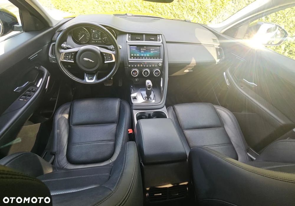 Jaguar E-Pace 2.0 i4P AWD SE - 16