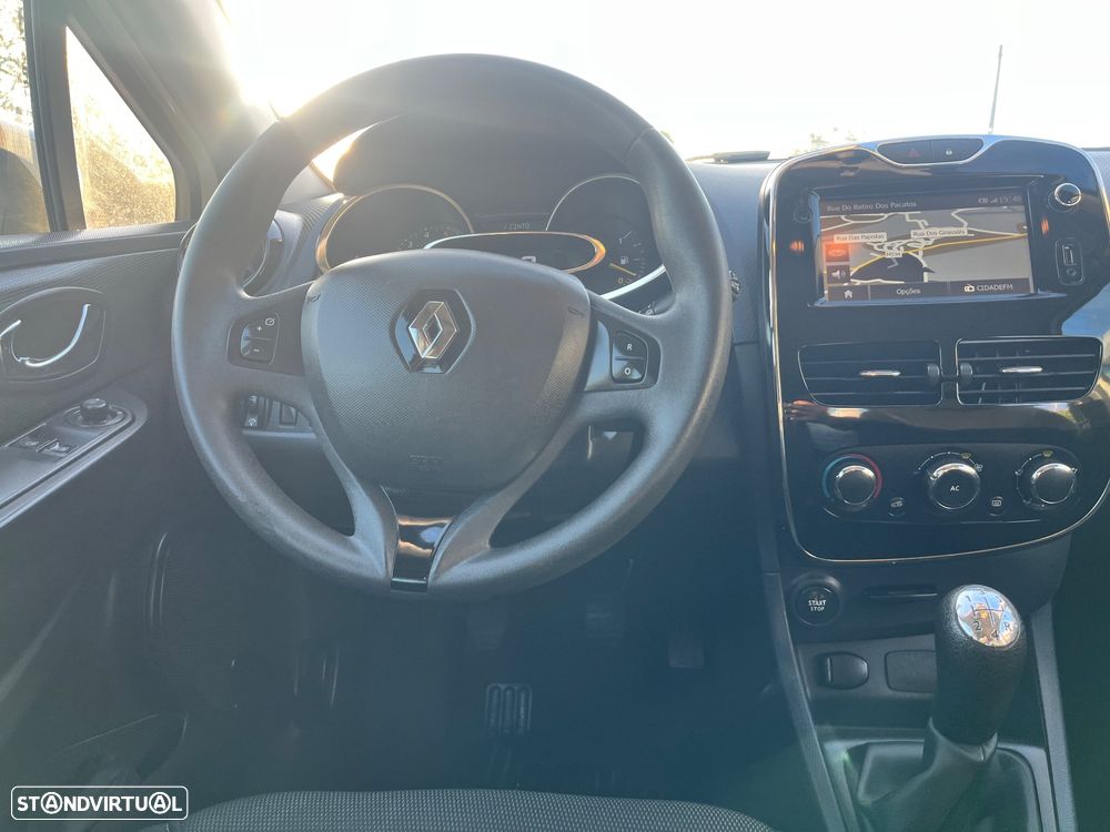 Renault Clio - 17