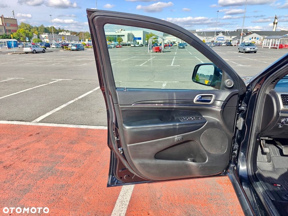 Jeep Grand Cherokee - 21