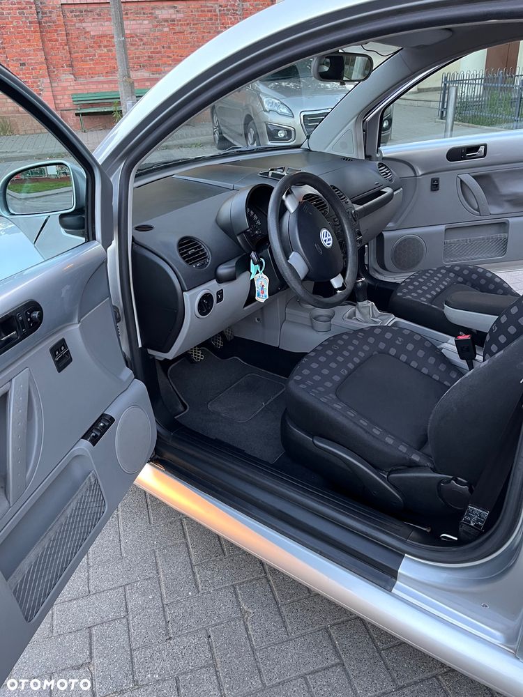 Volkswagen New Beetle 2.0 - 8