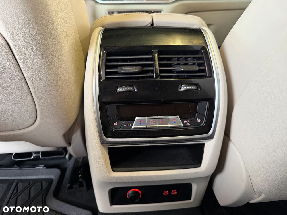 BMW X7 - 23