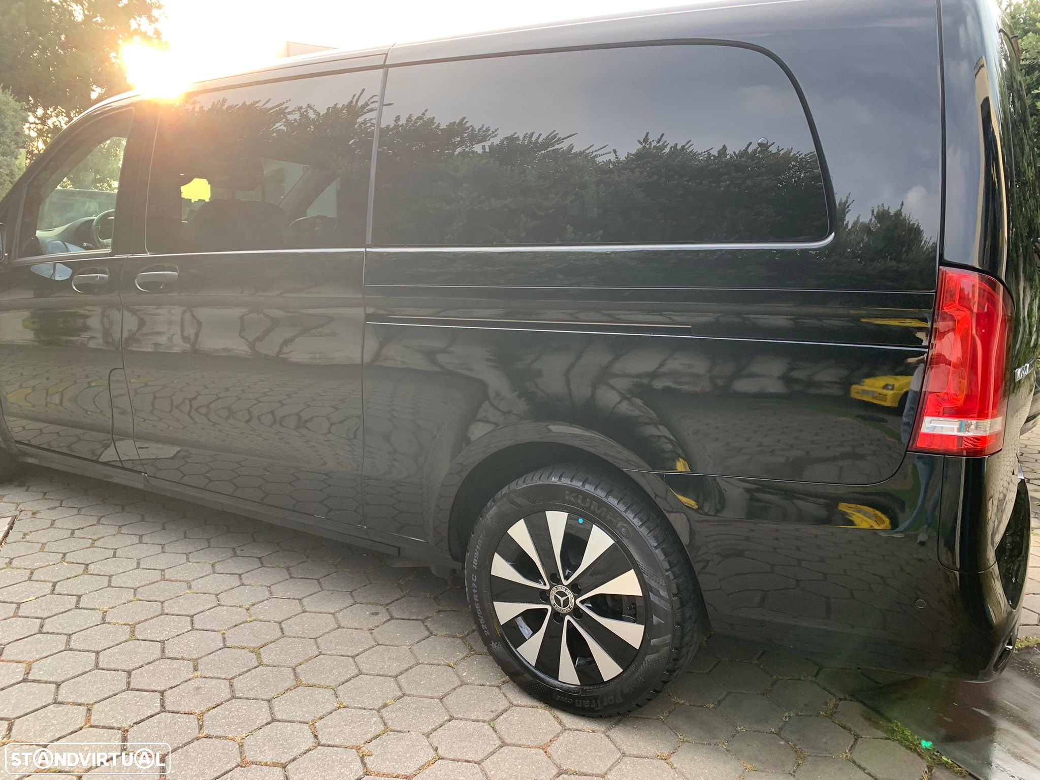 Mercedes-Benz Vito Tourer 124 CDI 4MATIC Longa Aut. PRO - 21