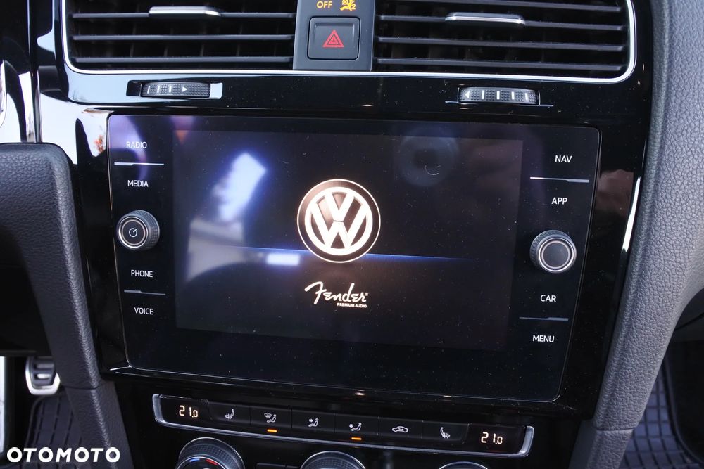 Volkswagen Golf - 23