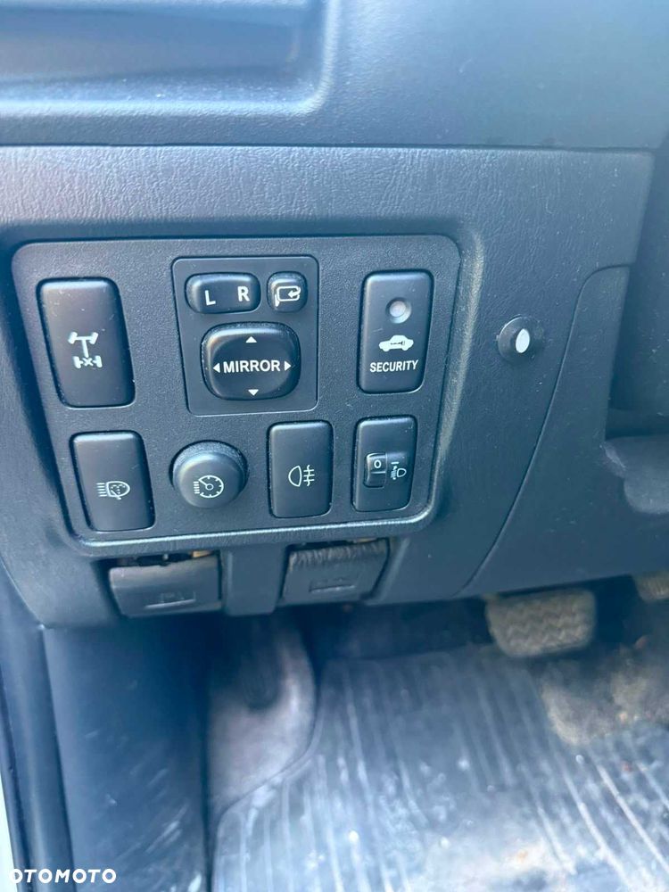 Toyota Hilux - 5