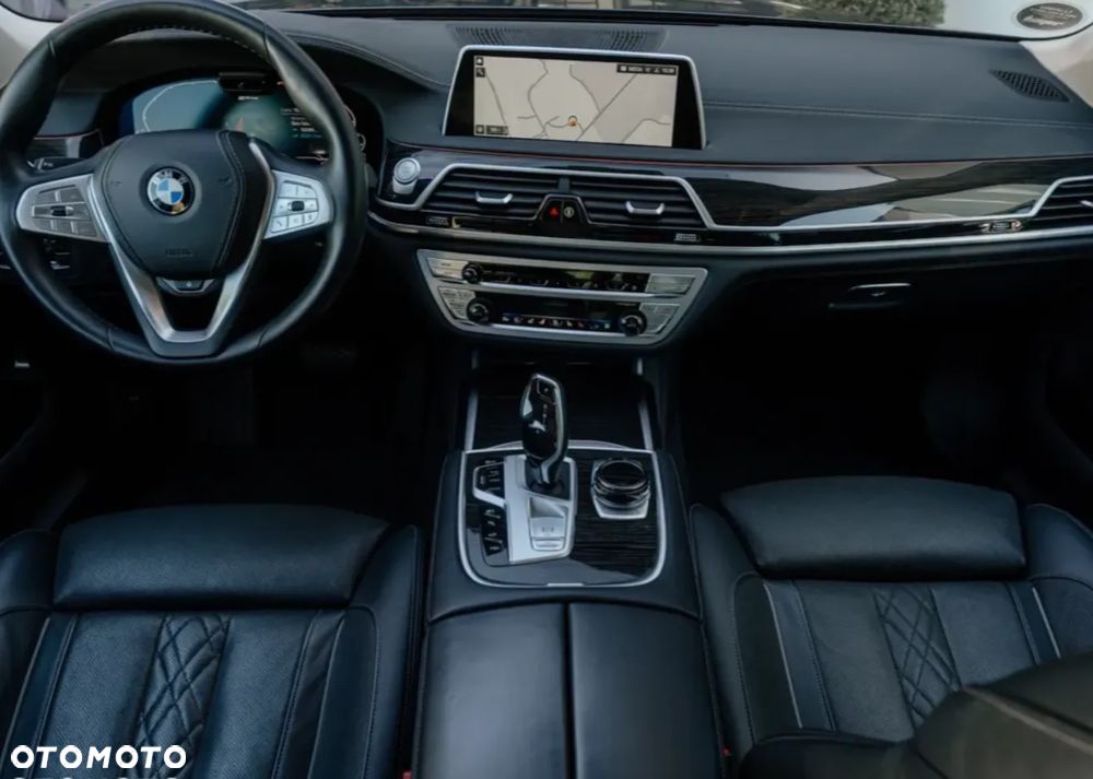 BMW Seria 7 745e sport - 6