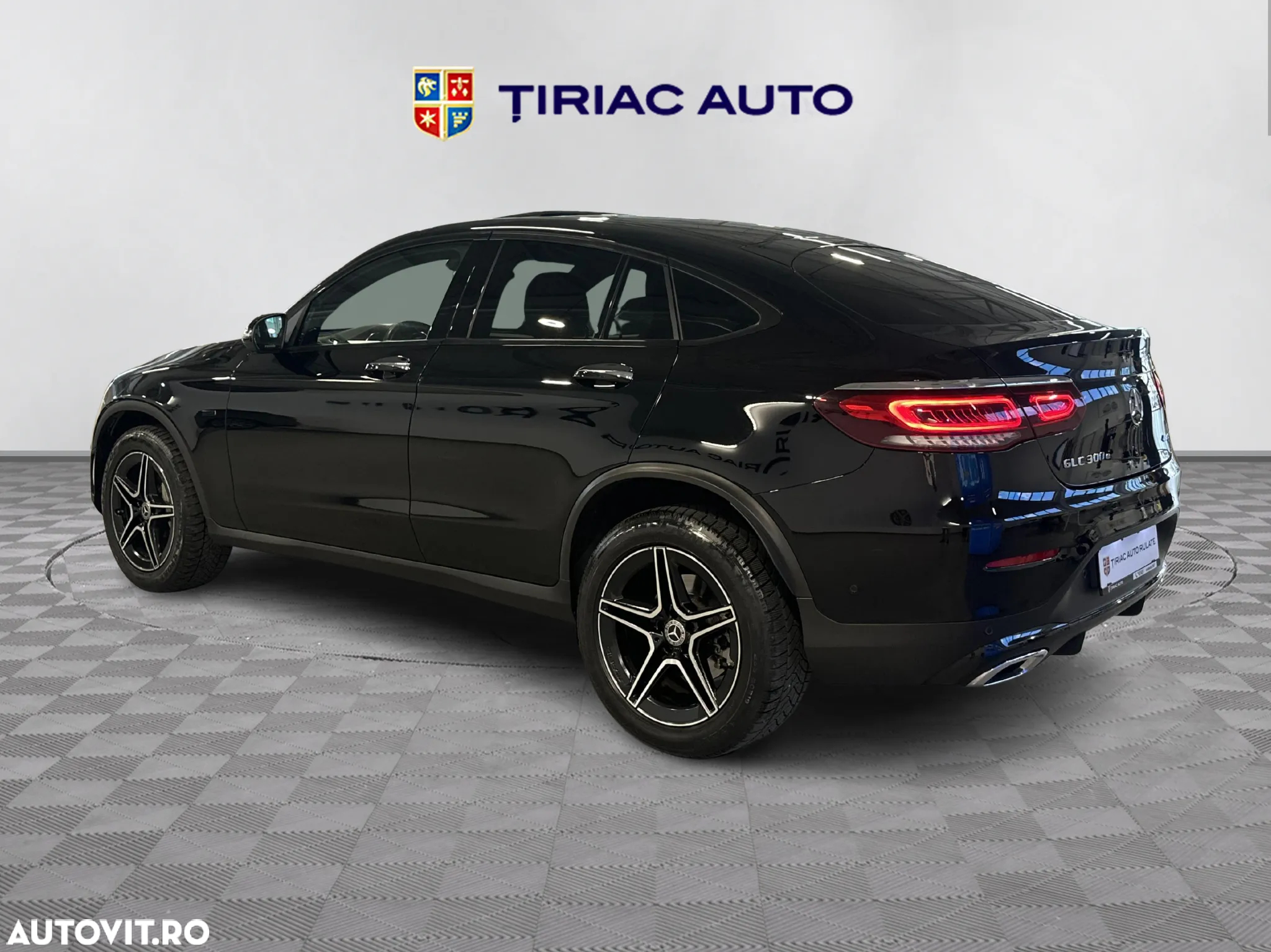 Mercedes-Benz GLC Coupe 300 e 4Matic 9G-TRONIC AMG Line - 3