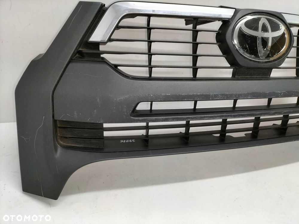 Atrapa kratka grill TOYOTA HILUX 8 VIII LIFT 20- INVINCIBLE - 3