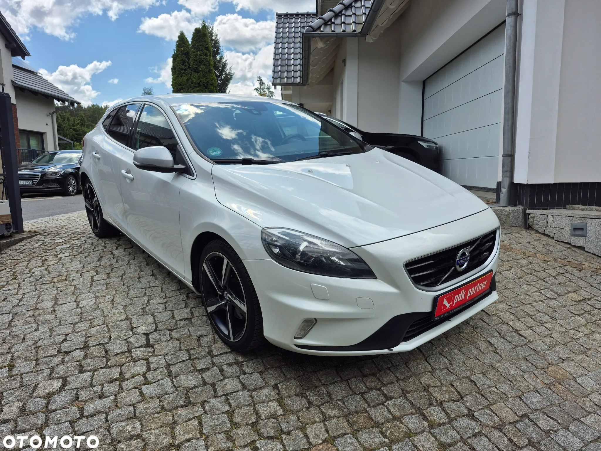 Volvo V40 D2 Drive-E R-Design Momentum - 2