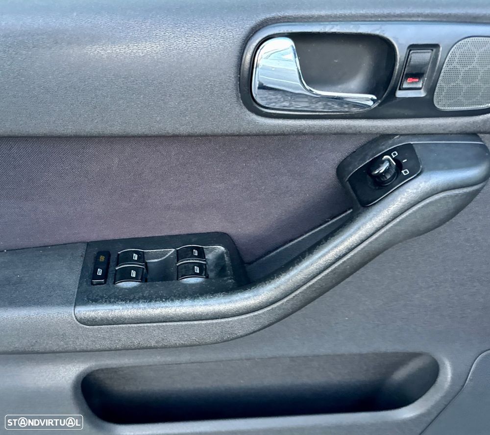 Audi A3 1.6 Attraction - 15