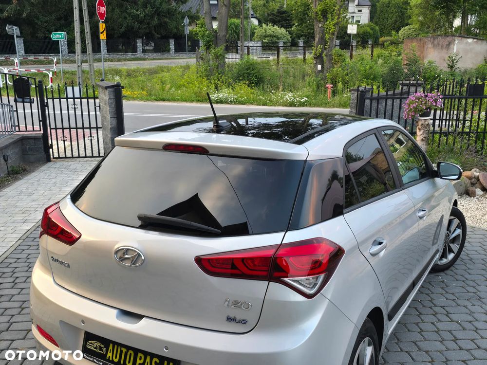 Hyundai i20 blue 1.2 YES Gold - 14