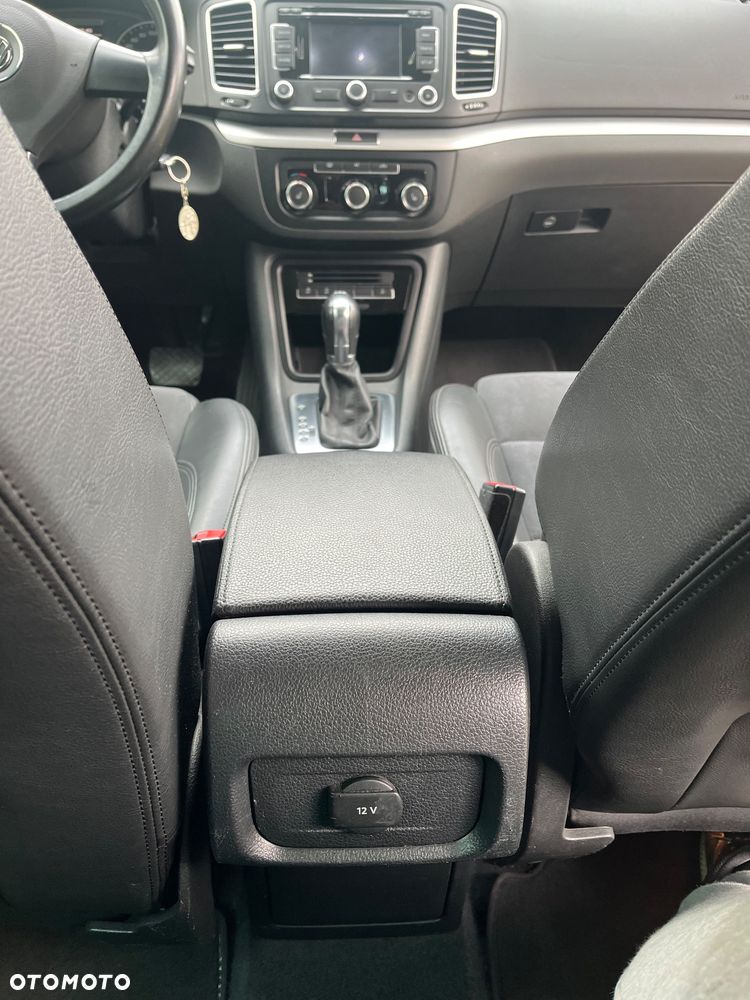 Volkswagen Sharan 2.0 TDI DSG BlueMotion Technology Comfortline - 20