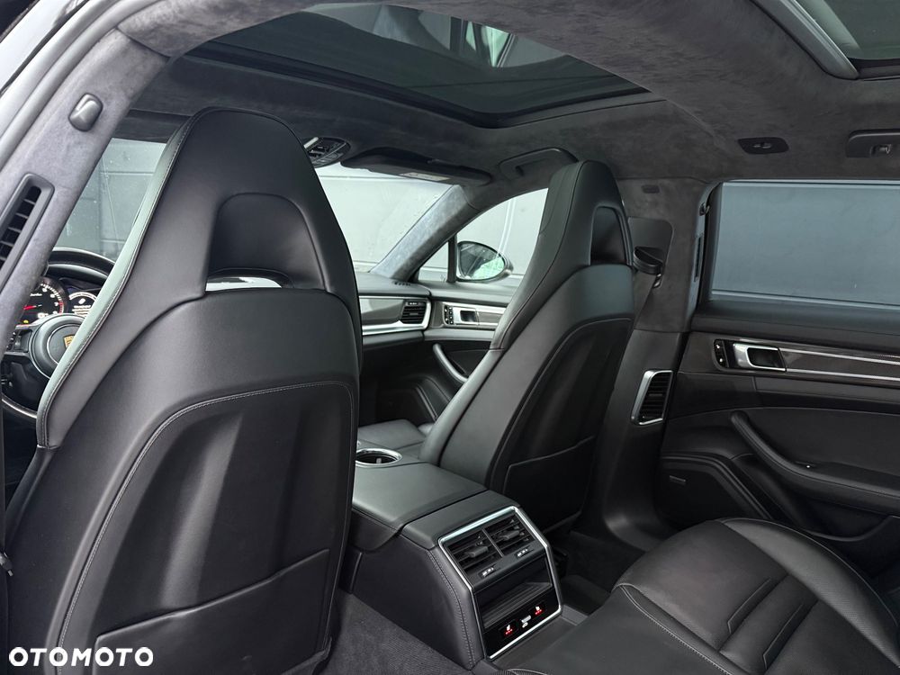 Porsche Panamera Turbo - 38