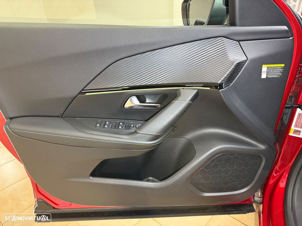 Peugeot 2008 1.2 PureTech GT Line EAT8 - 30