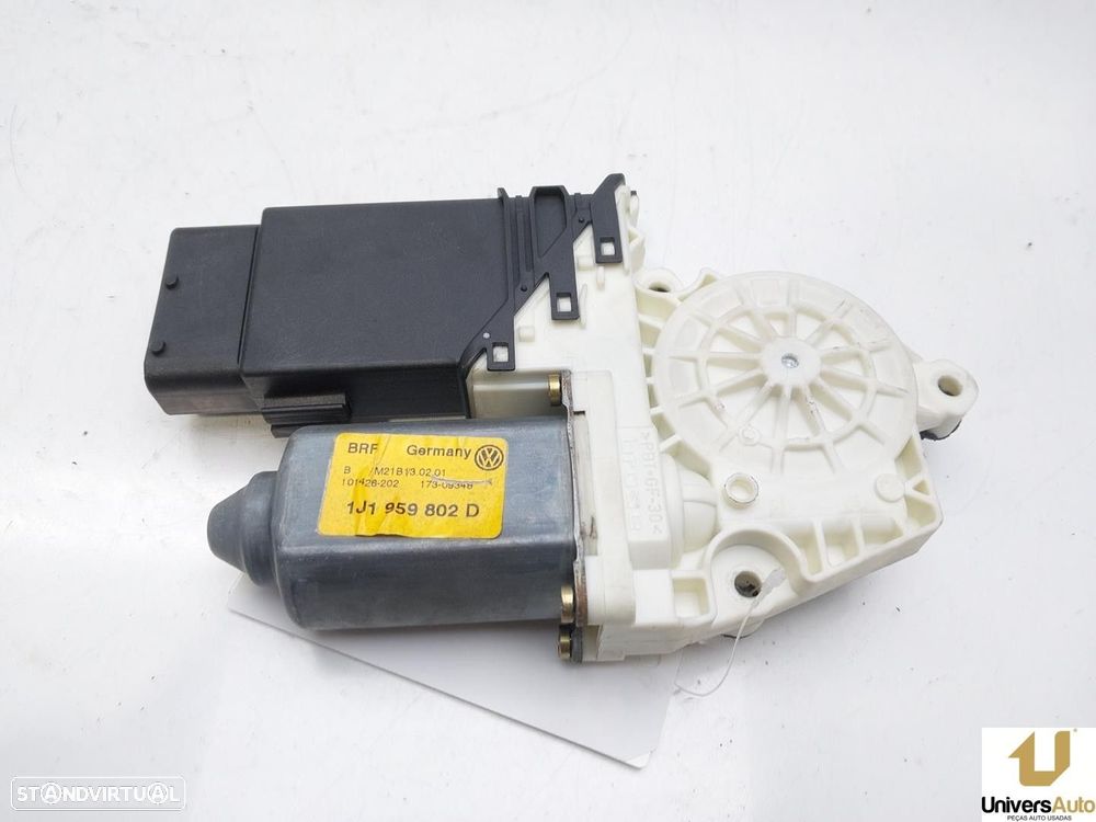 MOTOR ELEVADOR DE VIDRO FRONTAL DIREITO VOLKSWAGEN BORA 2001 -1J1959802D - 2