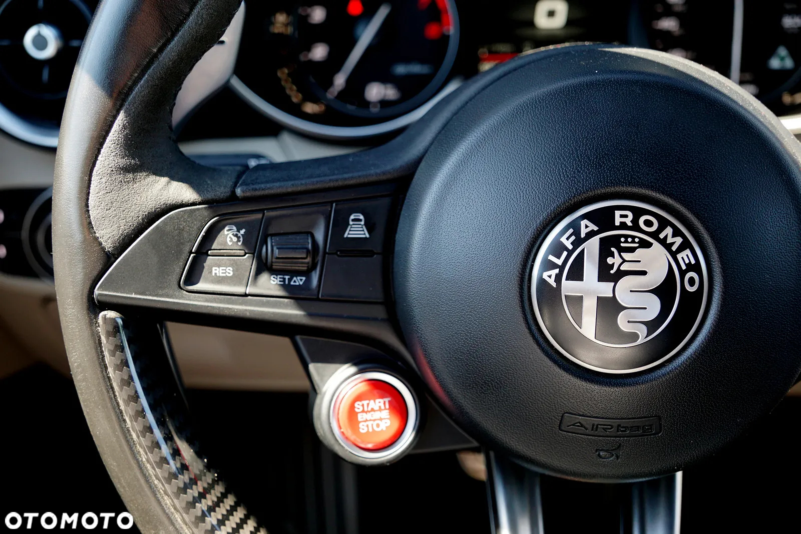 Alfa Romeo Giulia 2.9 Bi Turbo V6 Quadrifoglio - 32