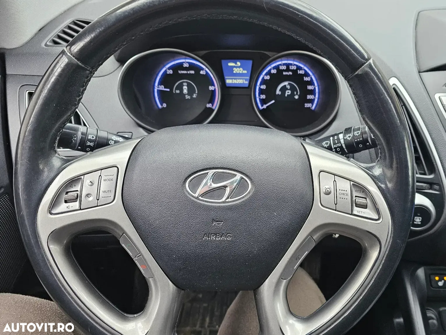 Hyundai ix35 2.0 CRDI High 4WD GLS Aut. Premium - 11