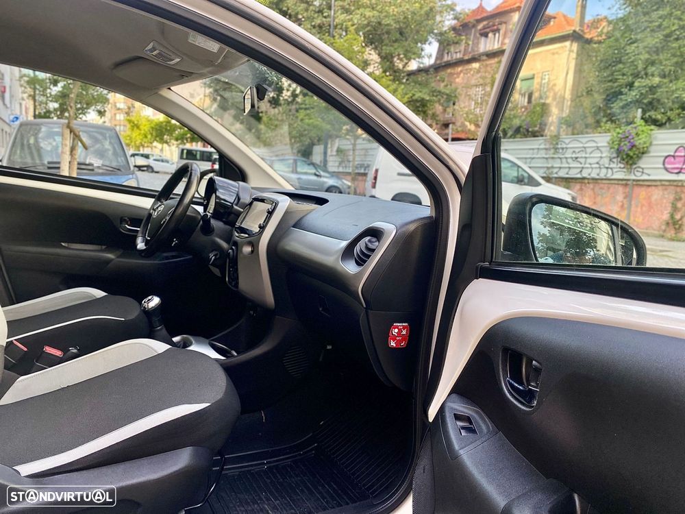 Toyota Aygo 1.0 X-Cite - 23