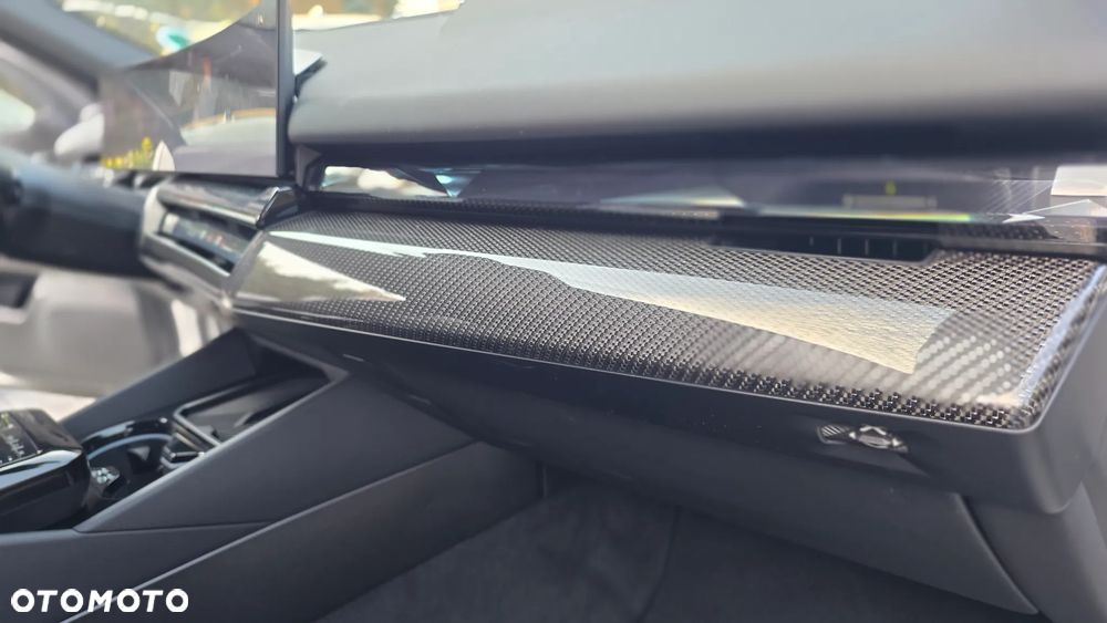 BMW Seria 5 520i mHEV M Sport - 33