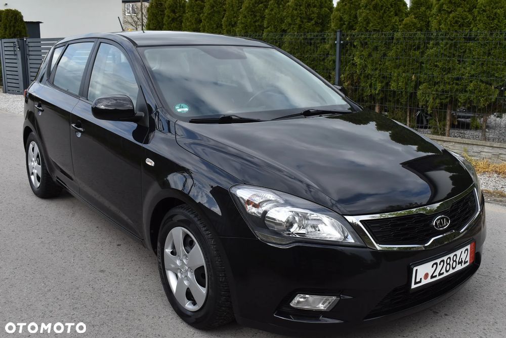 Kia Ceed - 13