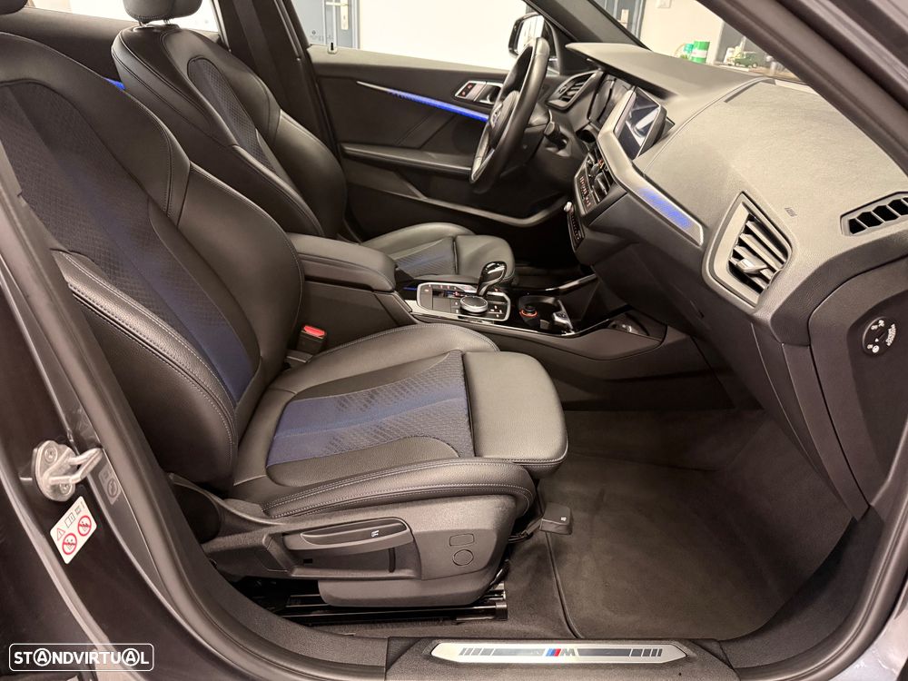 BMW 118 i Pack Desportivo M Auto - 26