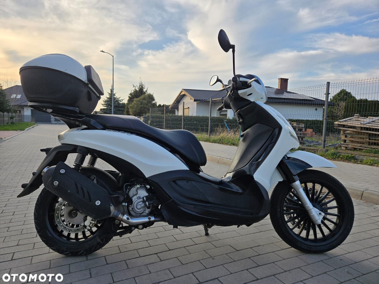 Piaggio Beverly - 1