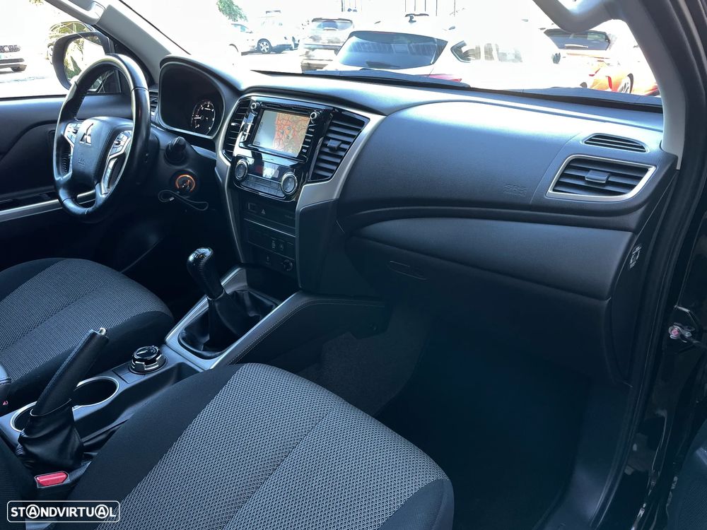 Mitsubishi L200 2.3 DI-D CD Invite Strakar Look 2WD - 35