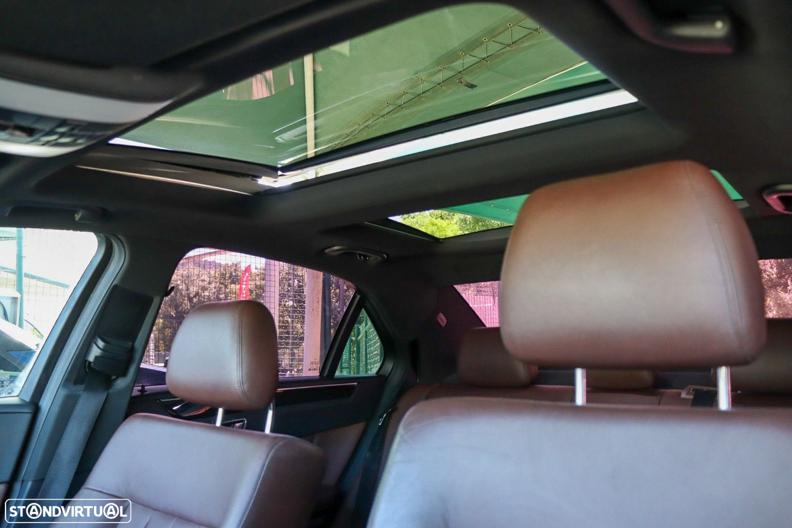 Mercedes-Benz E 300 Bluetec Hybrid Avantgarde - 9