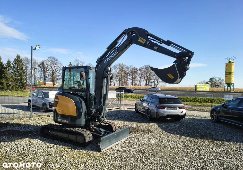 Hyundai HX35Az