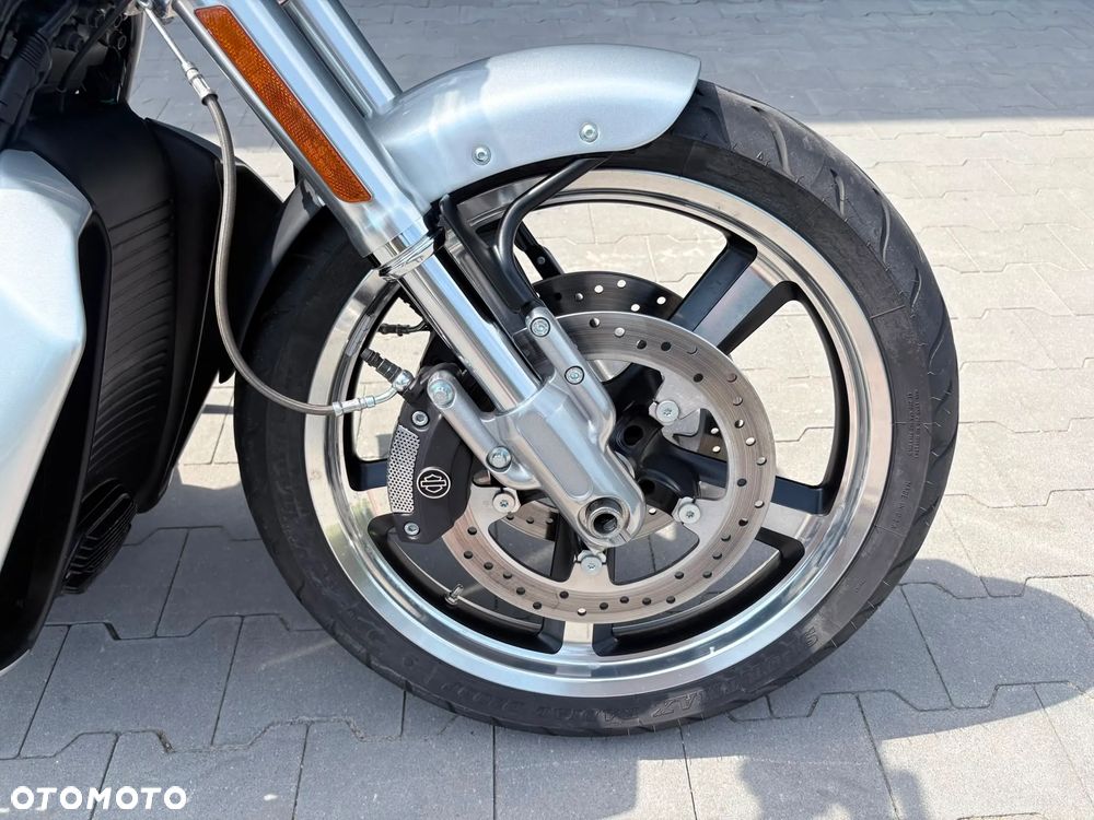 Harley-Davidson V-Rod Muscle - 15