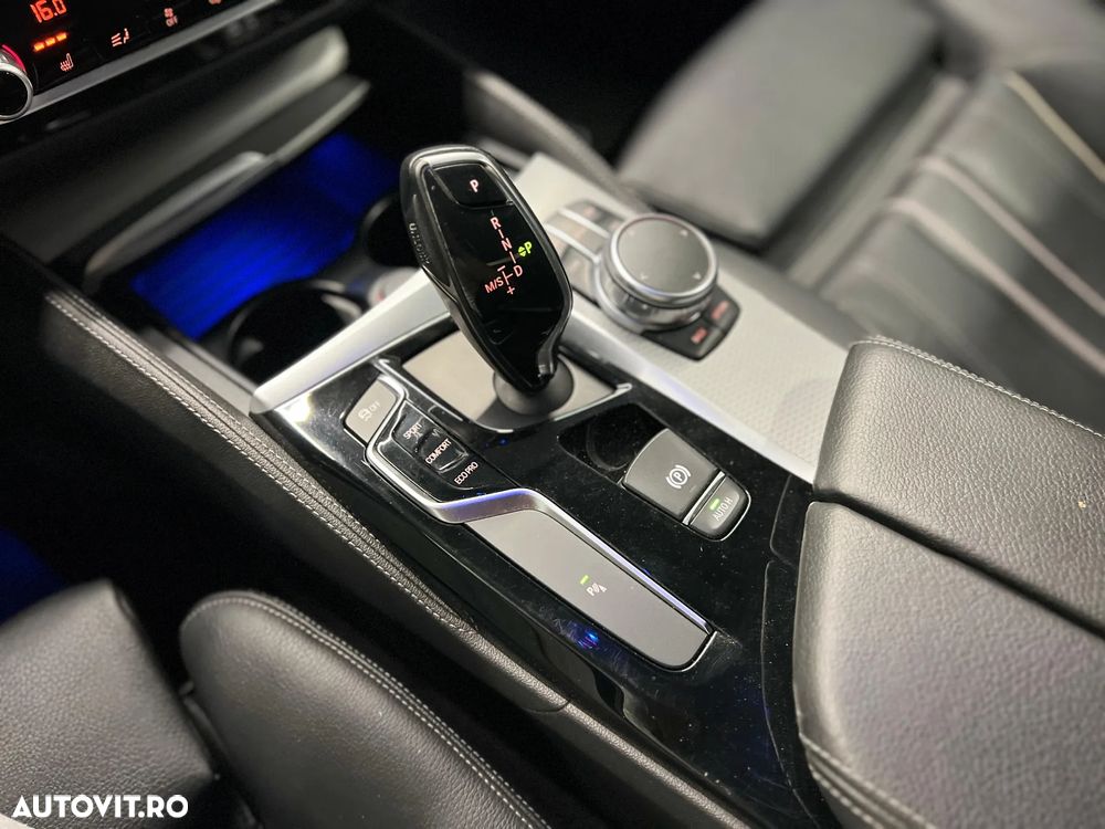 BMW Seria 5 520d xDrive AT - 16