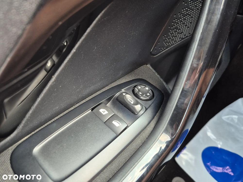 Peugeot 208 1.6 BlueHDi Active S&S - 11