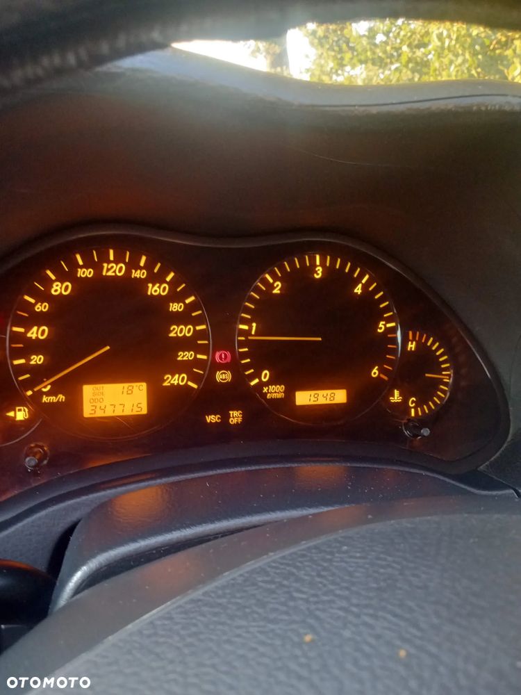 Toyota Avensis 2.0 D-4D Combi - 1
