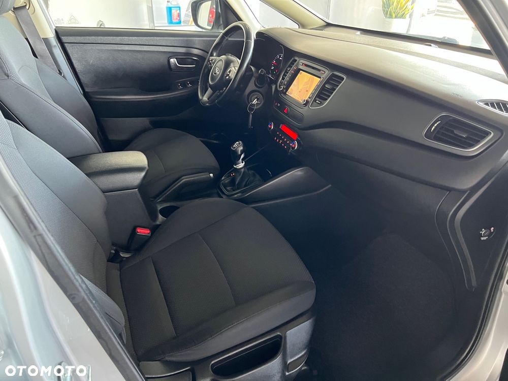 Kia Carens - 30