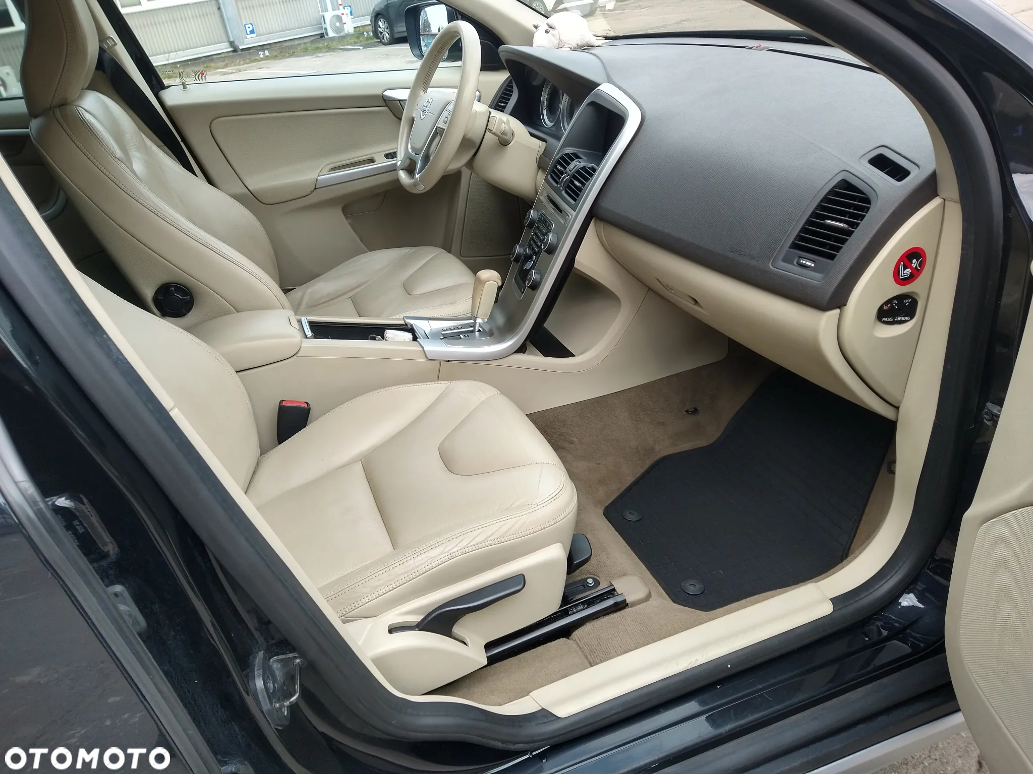 Volvo XC 60 - 25