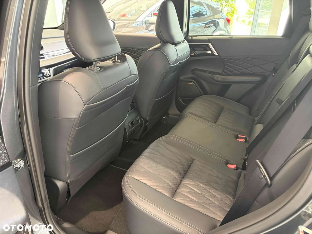 Mitsubishi Outlander Black Edition - 20