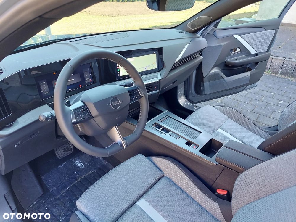 Opel Astra 1.2 T Business Edition S&S - 28