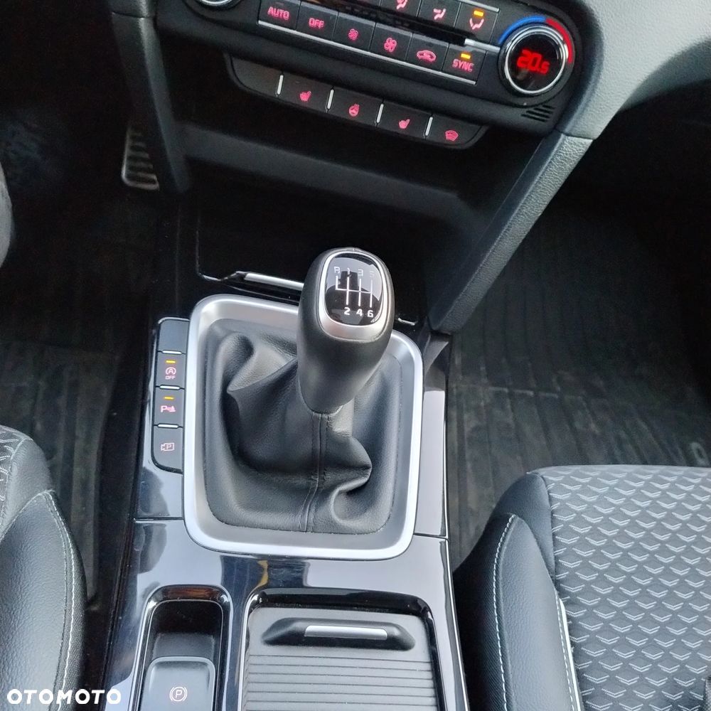 Kia Ceed 1.5 T-GDI Business Line - 17